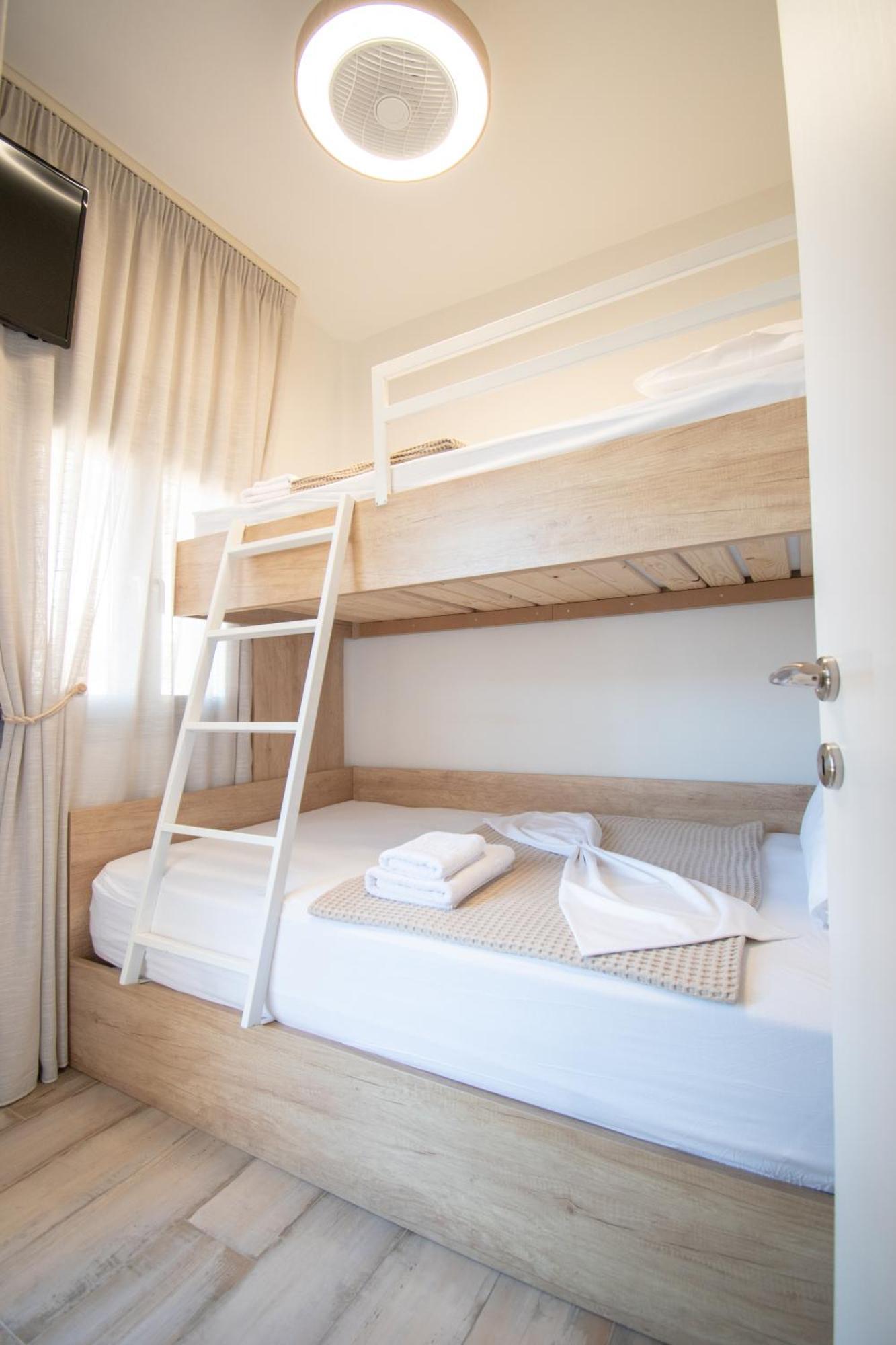 Magdalena Seaside Apartments Неа-Рода Екстер'єр фото