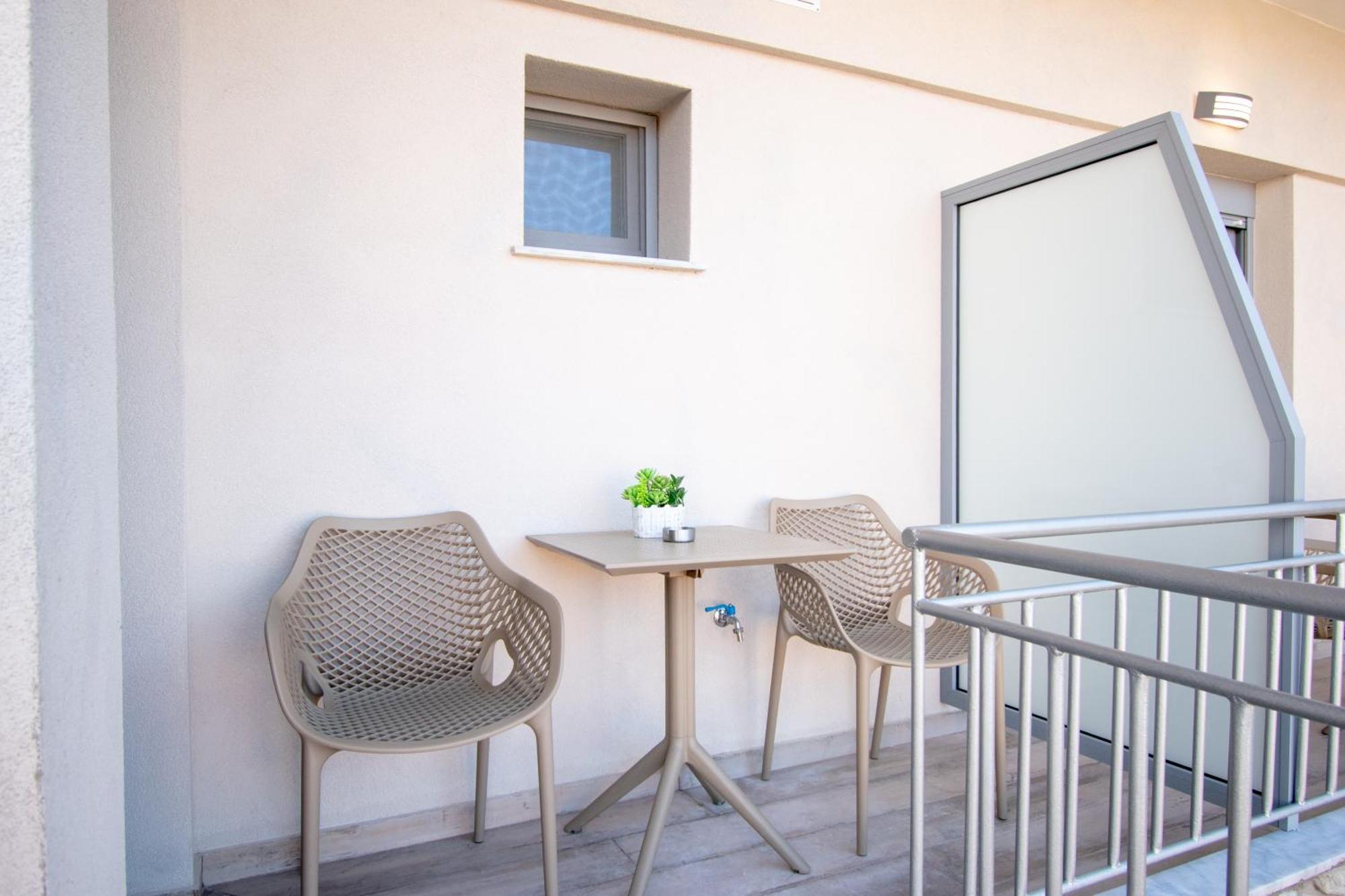 Magdalena Seaside Apartments Неа-Рода Екстер'єр фото