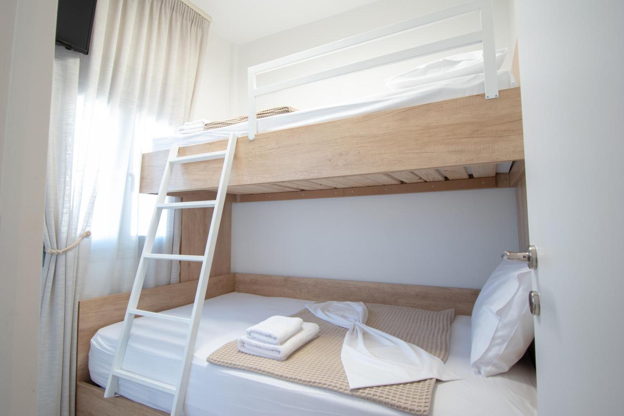Magdalena Seaside Apartments Неа-Рода Екстер'єр фото