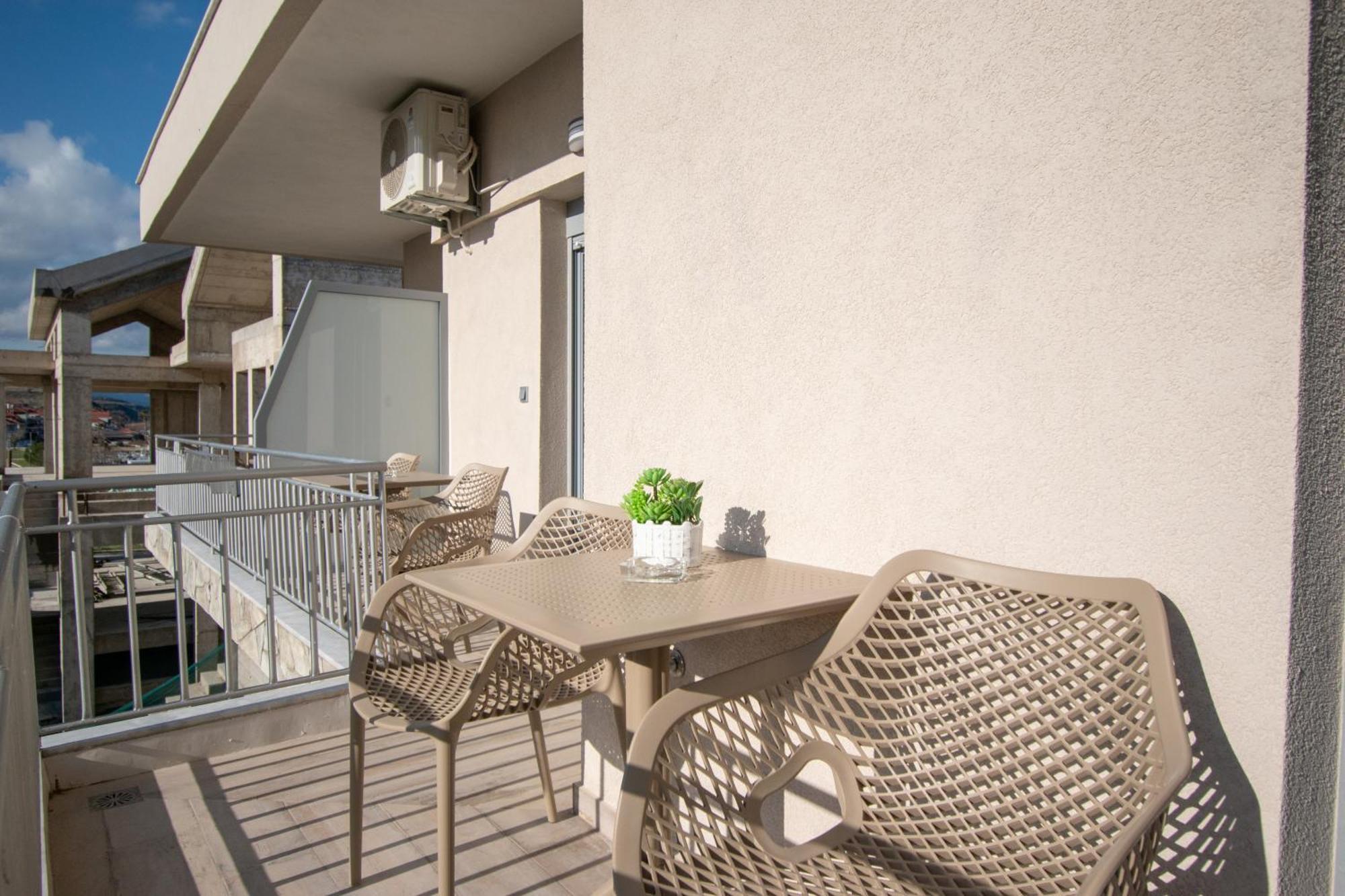 Magdalena Seaside Apartments Неа-Рода Екстер'єр фото